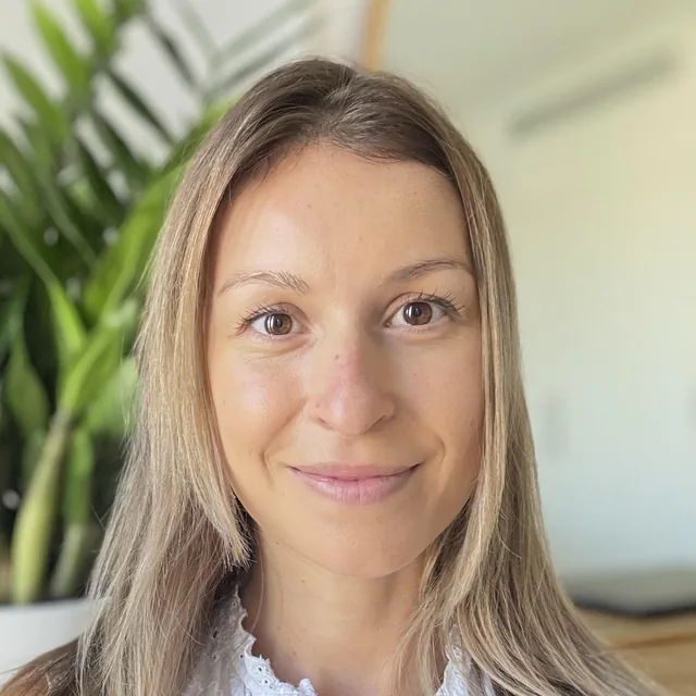Dr Olivia Pounds